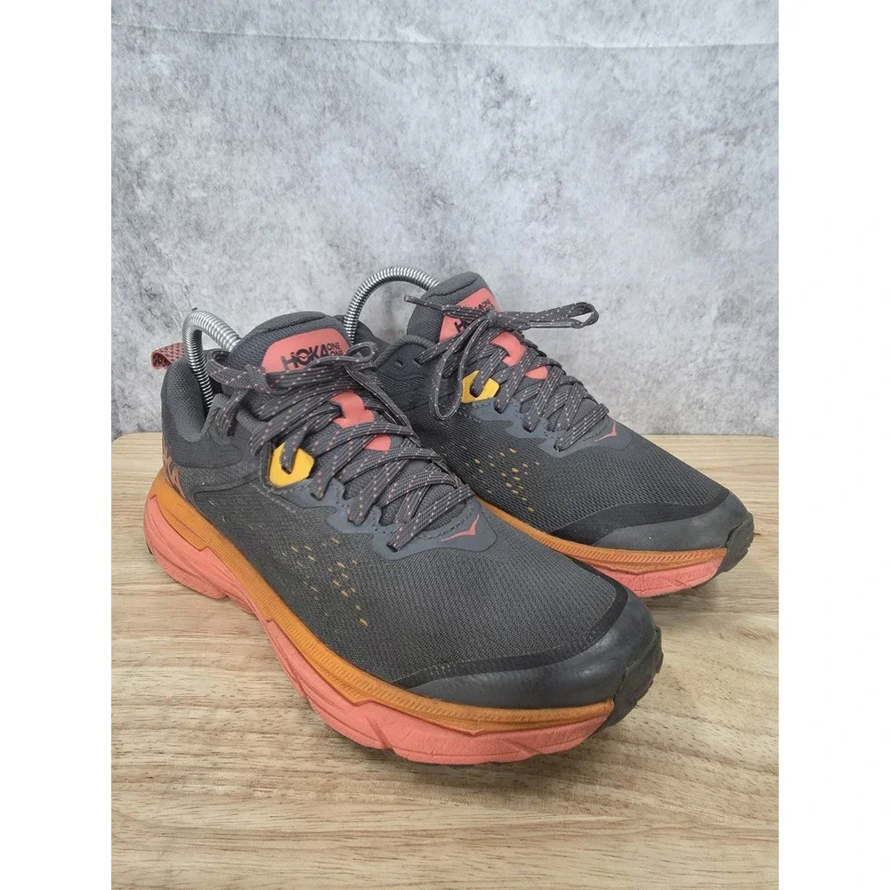 Hoka One One Challenger ATR 6 Running Shoes Womens 6.5 Gray Sneakers Trainers